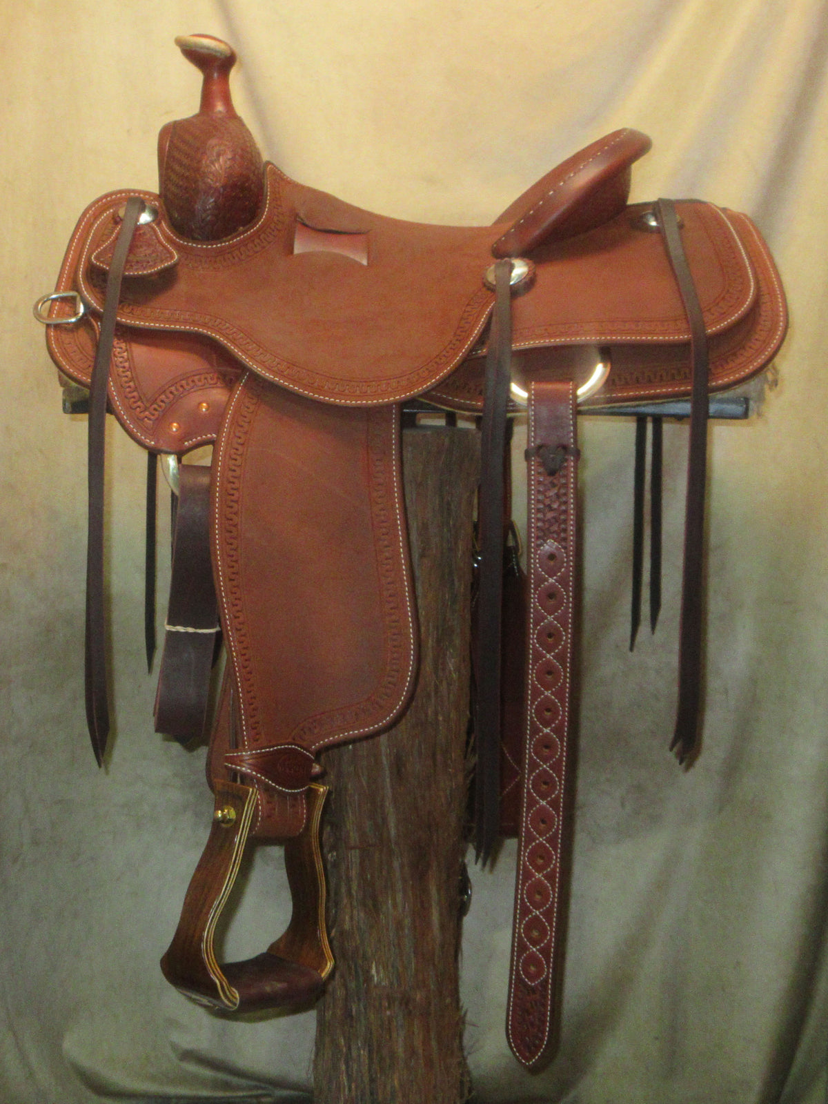 Cowboy Saddle, Chestnut 14.5" | 14361